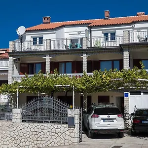  Apartment Baretic